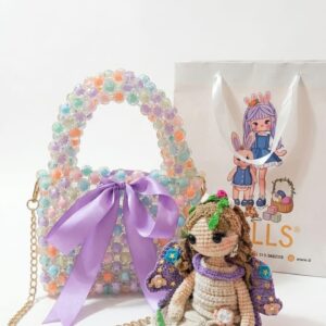 Muñeca y Bolso de perlas